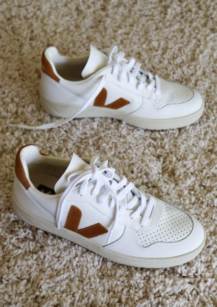 Veja Womens V-10 Leather Extra White Camel | Shop ATAMIRA online – Atamira