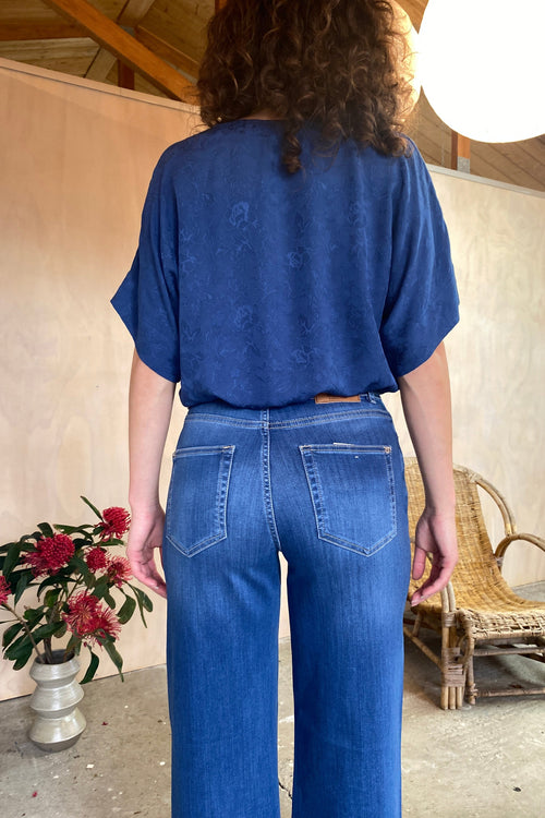 Demi Top Rose Jacquard Sapphire