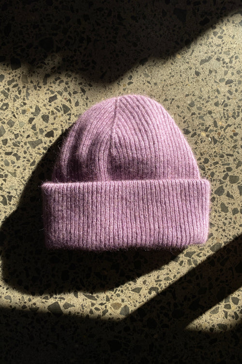 Possum Merino Fine Rib Beanie Lilac