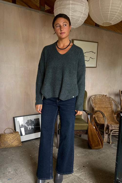 Thora V-Neck Knit Urban Chic