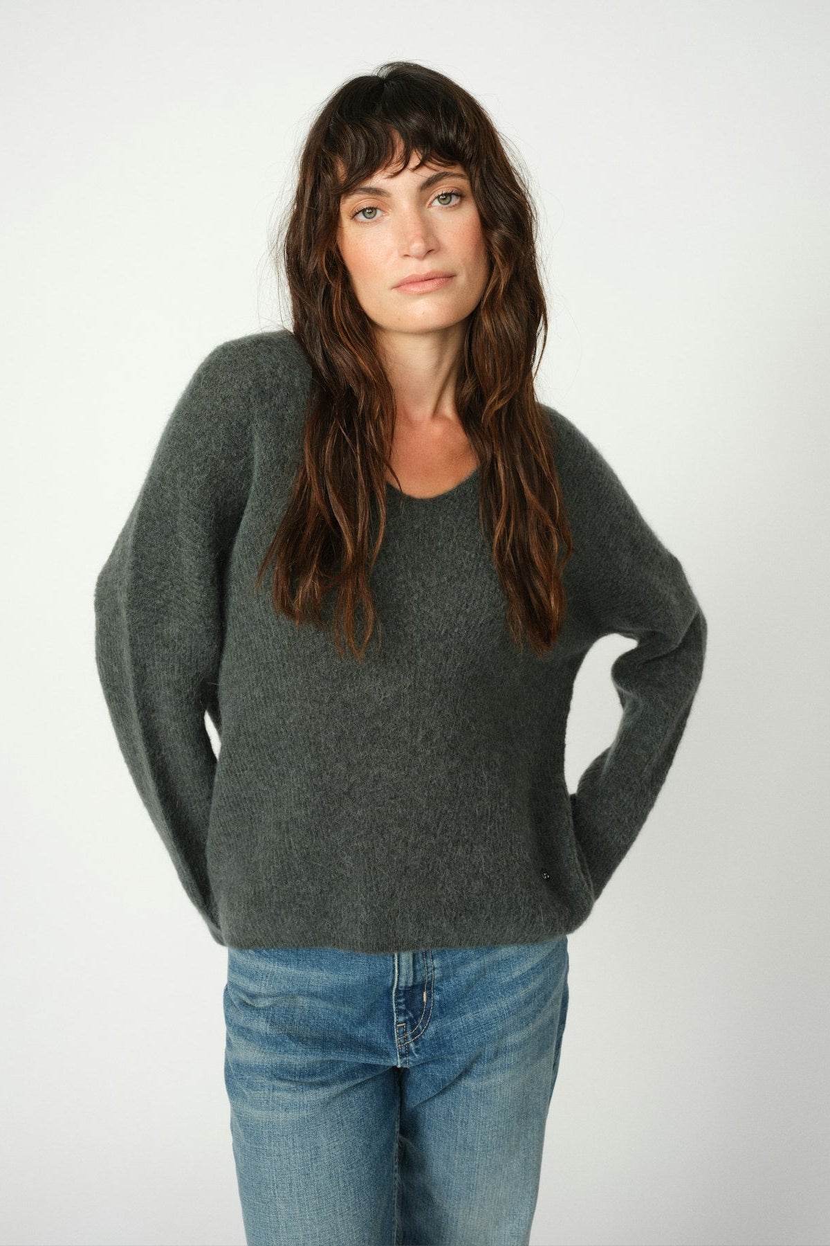 Thora V-Neck Knit Urban Chic