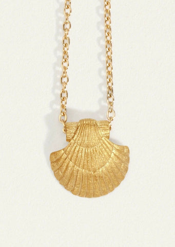 Meri Locket Necklace Gold