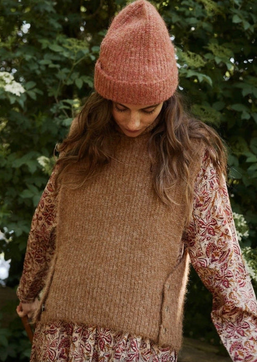 Indi & Cold Turtleneck Knitted Waistcoat Camel
