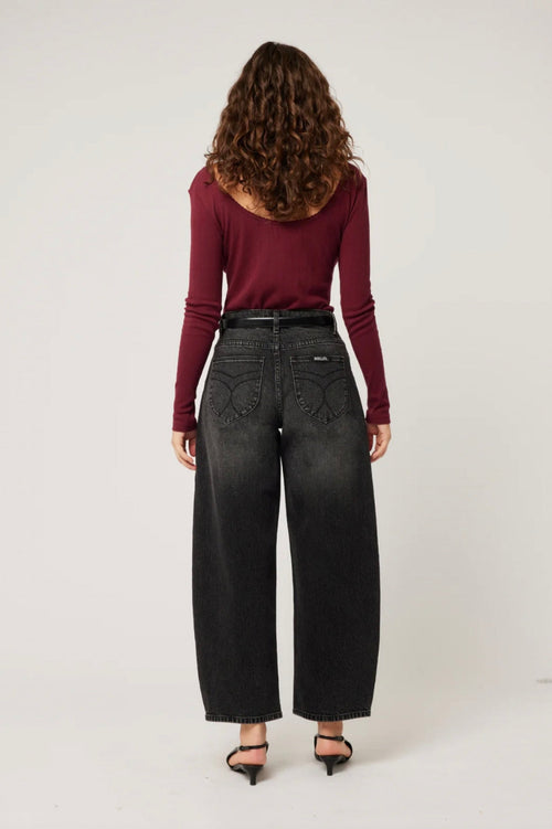 Gigi Barrel 80s Black