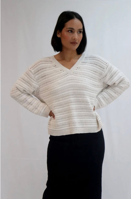 Trellis V-Neck Sand White