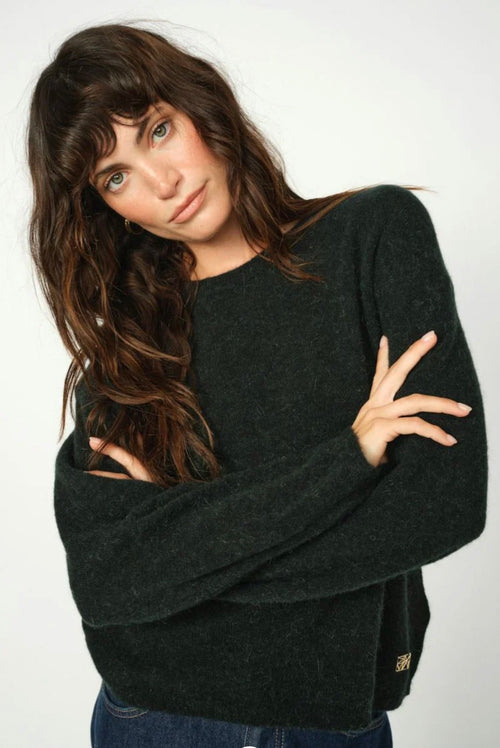 Mape O-Neck Knit Scarab