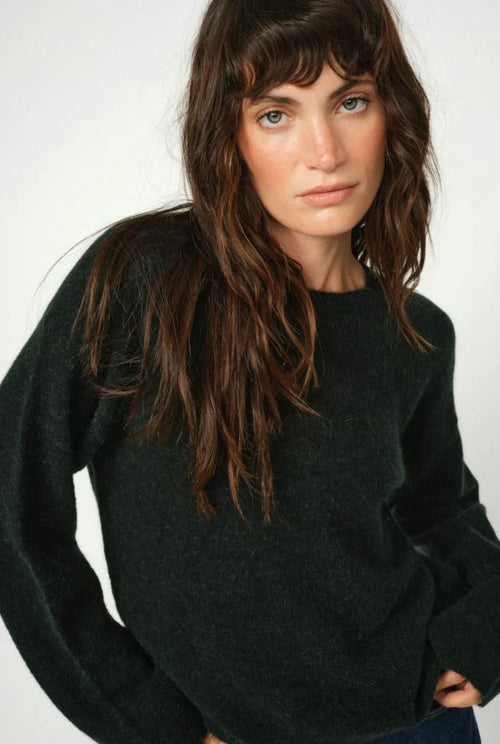 Mape O-Neck Knit Scarab