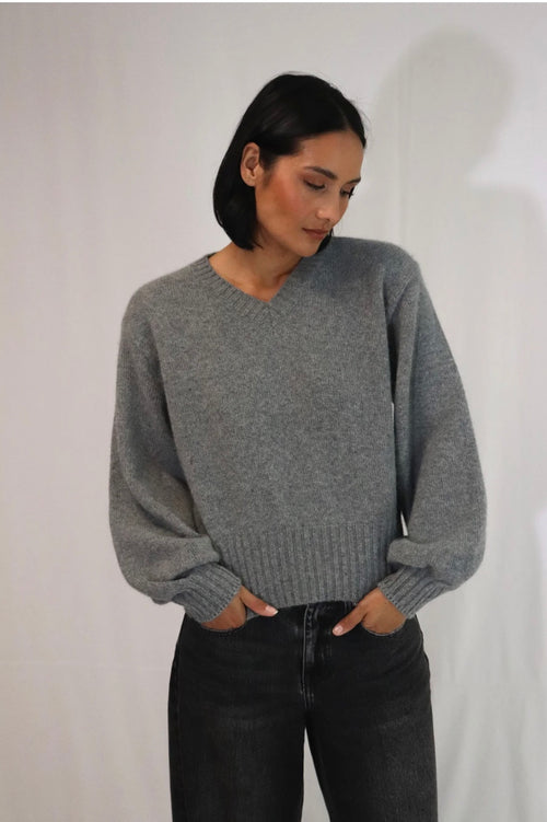 Celia V-Neck Grey