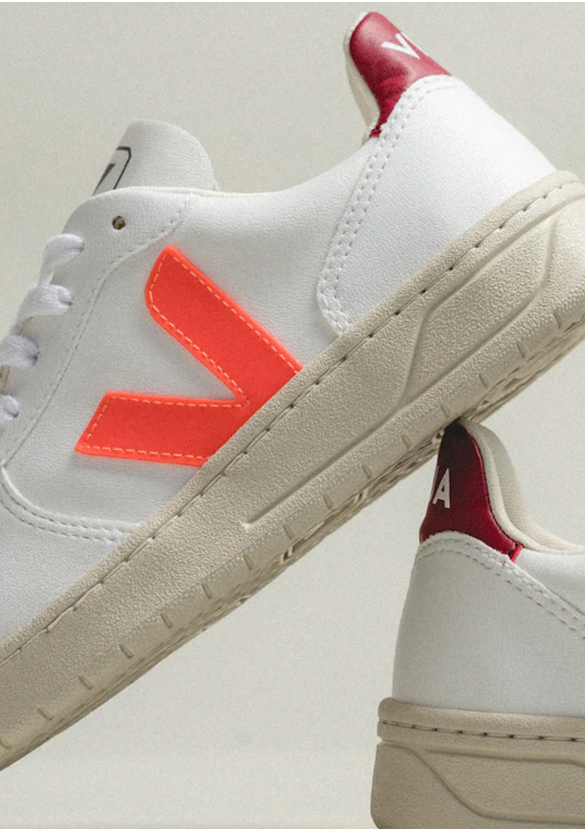 Veja v10 2025 white marsala