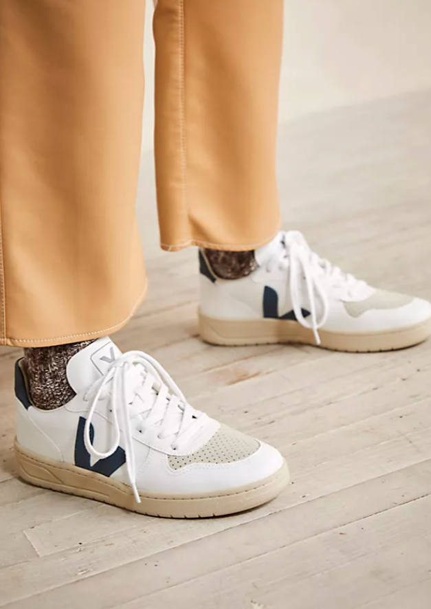 V10 sales veja white