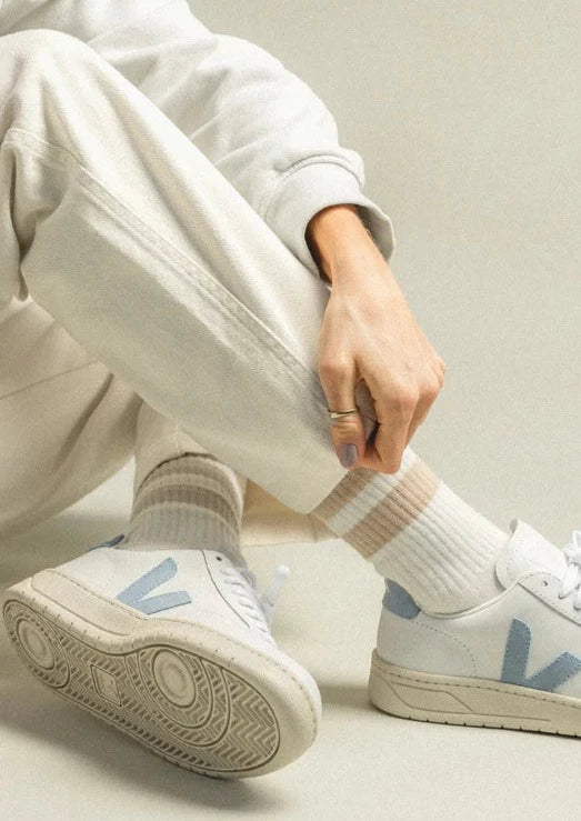 Veja v12 2025 extra white